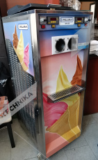 bazar č.732 - Zmrzlinový stroj Polaren