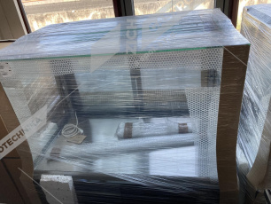 bazar č.886 - Vitrína neutrální Juka Lumina 130 NE - 2 ks NOVÁ